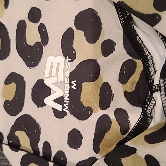 Cheetah short - Picture 2 of 3